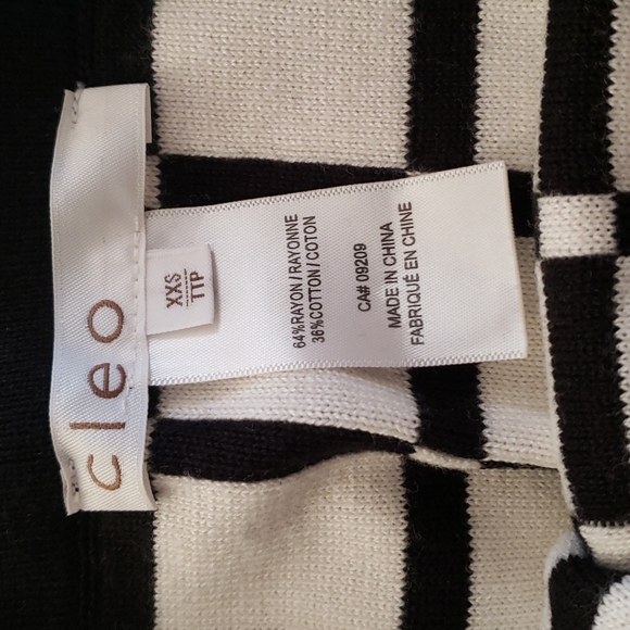 Square design skirt - Picture 3 of 4